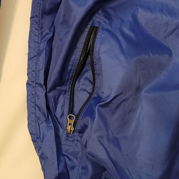 Champs windbreaker size medium - Picture 4 of 8